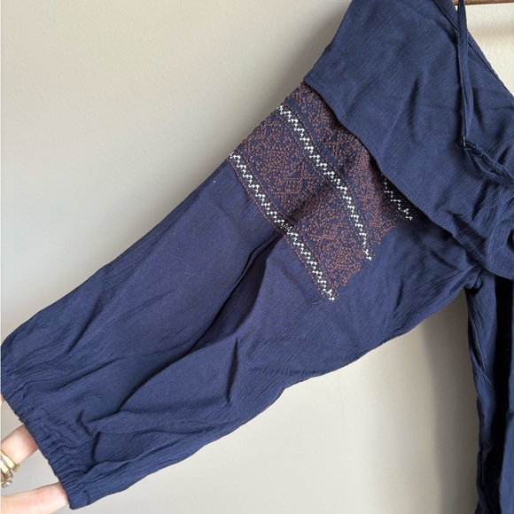 NWT American Eagle Embroidered Off the Shoulder Top Size Small - Picture 7 of 8